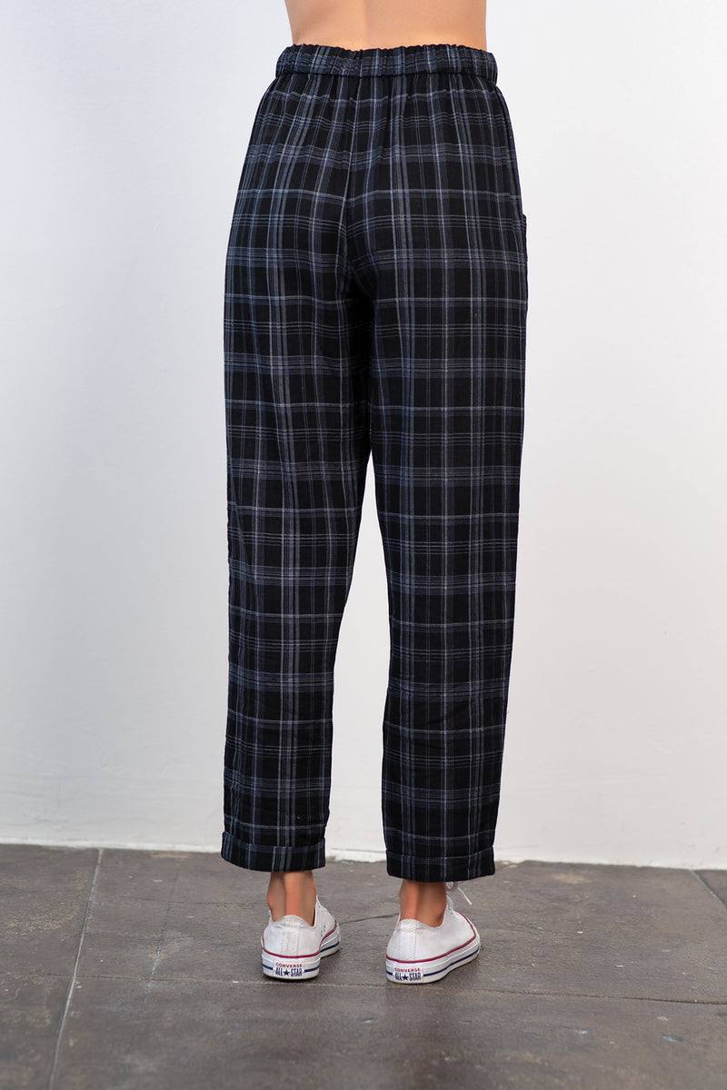 Relaxed fit tapered leg plaid drawstring pant